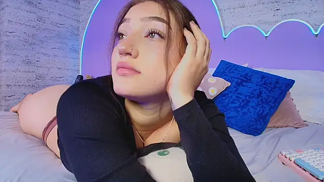 Snapshot of Giaa_Ross chatting on 04/14/26, 08:26 Giaa Ross online show from 04/14/26, 08:26