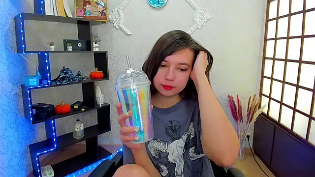 Lina Brownie online show from 12/07/24, 01:58