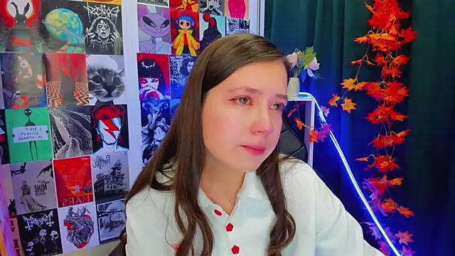 Lina Brownie online show from 12/18/24, 02:42