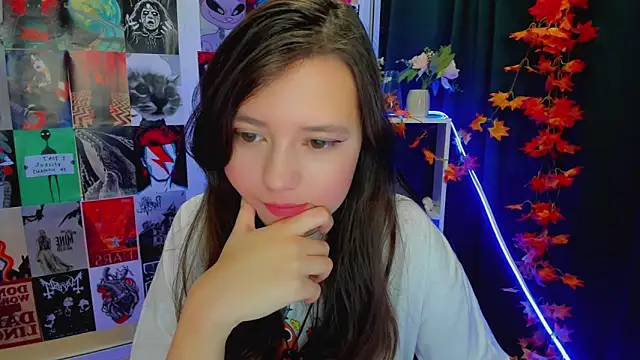 Lina Brownie online show from 12/19/24, 02:34