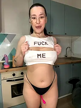 Snapshot of fuckdoll_18 chatting on 09/17/25, 07:54 fuckdoll 18 online show from 09/17/25, 07:54