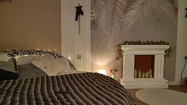 Miley Smile online show from 12/16/25, 08:19