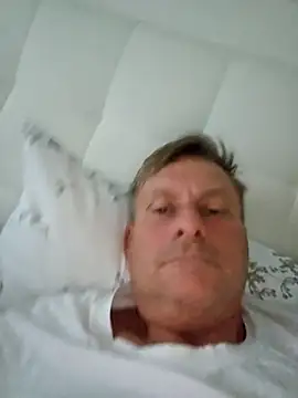 johnnym1 online show from 11/25/25, 07:08