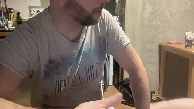 Snapshot of RedDante89 chatting on 03/28/26, 11:37 RedDante89 online show from 03/28/26, 11:37