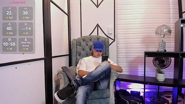 JuniorMorris  online show from 09/29/25, 09:52