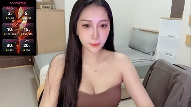 yu5888 online show from 11/08/25, 10:15