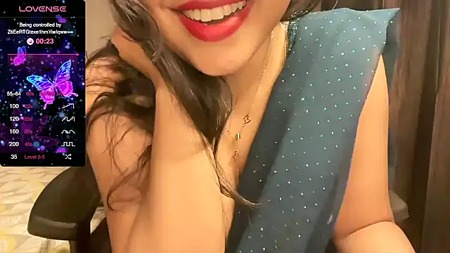 Snapshot of Spice-Summi chatting on 01/02/25, 01:30 Spice-Summi online show from 01/02/25, 01:30