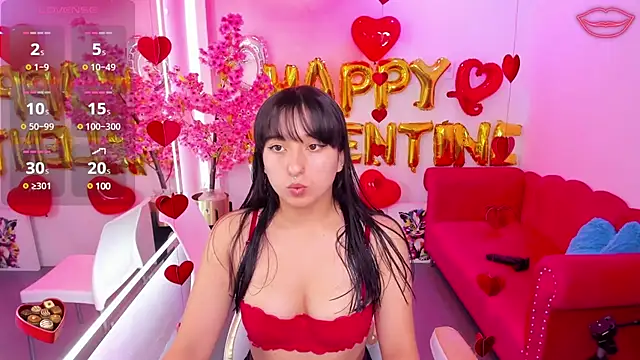 Snapshot of Miss_dolly_ chatting on 02/14/25, 11:31 Miss dolly online show from 02/14/25, 11:31