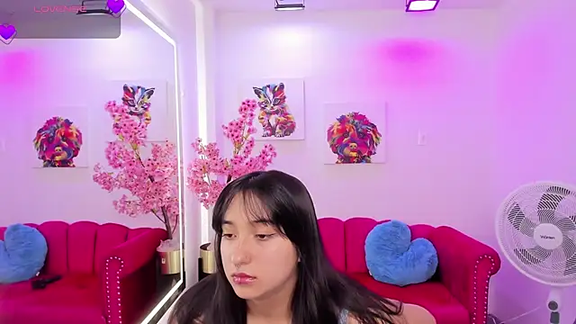 Snapshot of Miss_dolly_ chatting on 03/03/25, 12:16 Miss dolly online show from 03/03/25, 12:16