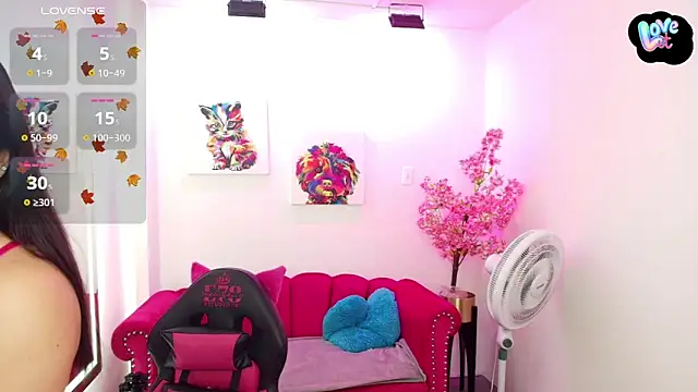 Snapshot of Miss_dolly_ chatting on 10/21/25, 12:28 Miss dolly online show from 10/21/25, 12:28