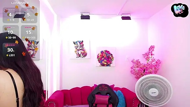 Snapshot of Miss_dolly_ chatting on 10/28/25, 12:41 Miss dolly online show from 10/28/25, 12:41