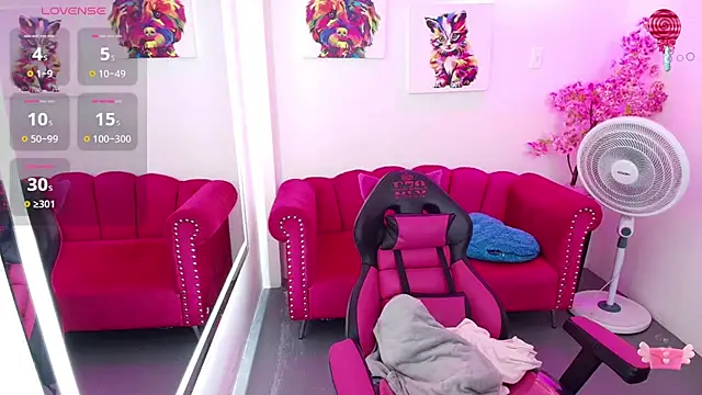 Snapshot of Miss_dolly_ chatting on 11/14/25, 12:26 Miss dolly online show from 11/14/25, 12:26