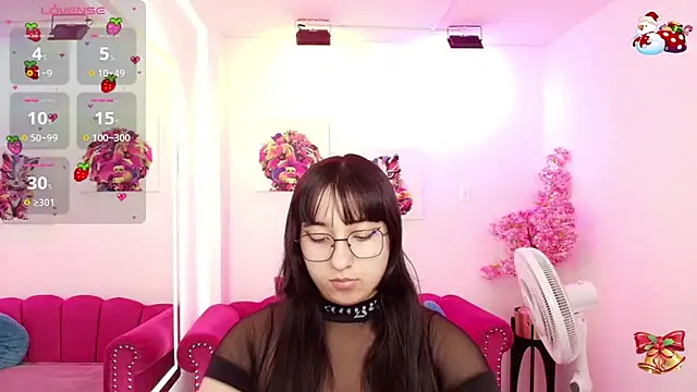 Snapshot of Miss_dolly_ chatting on 11/22/25, 12:37 Miss dolly online show from 11/22/25, 12:37