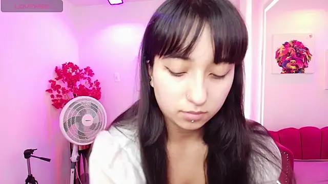 Snapshot of Miss_dolly_ chatting on 05/09/26, 12:21 Miss dolly online show from 05/09/26, 12:21