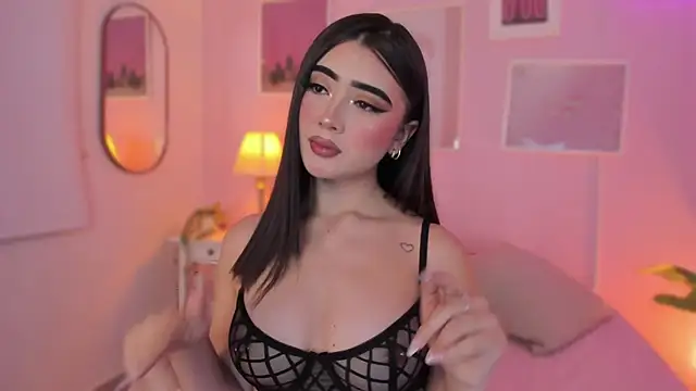 Snapshot of little-natt chatting on 12/18/24, 05:21 little-natt online show from 12/18/24, 05:21