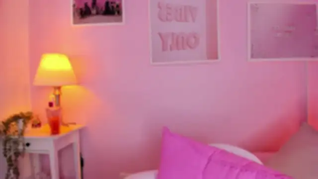 Snapshot of little-natt chatting on 12/23/24, 09:29 little-natt online show from 12/23/24, 09:29