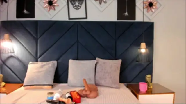 Snapshot of sarita_hills chatting on 02/14/26, 04:09 sarita hills online show from 02/14/26, 04:09