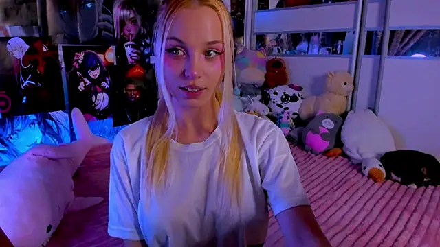 Snapshot of Cute__Pony chatting on 10/15/25, 09:04 Cute Pony online show from 10/15/25, 09:04