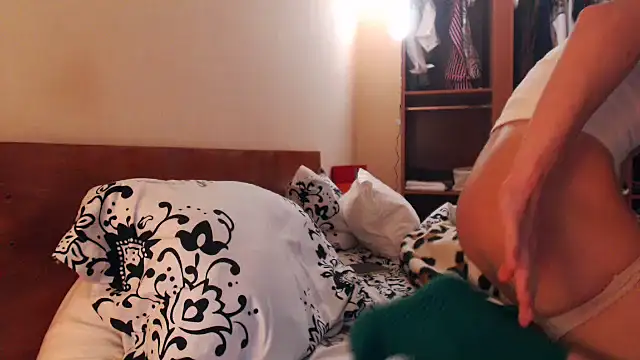 Snapshot of LovelyAndraGirl chatting on 01/12/25, 02:52 LovelyAndraGirl online show from 01/12/25, 02:52