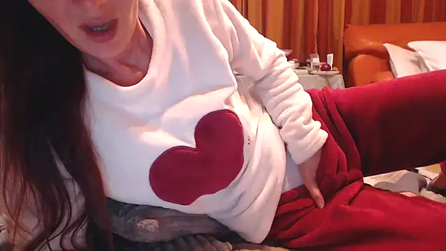 Snapshot of LovelyAndraGirl chatting on 09/30/25, 02:05 LovelyAndraGirl online show from 09/30/25, 02:05