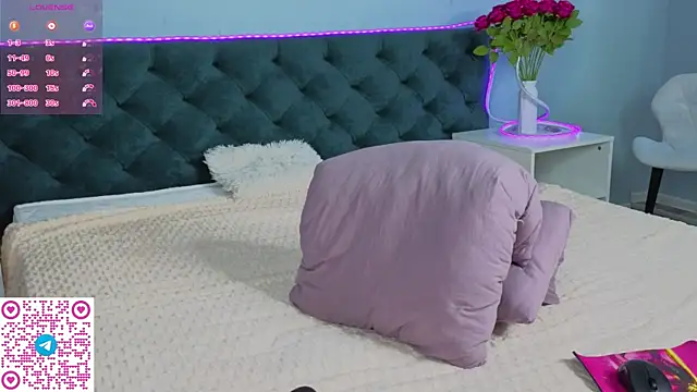 Snapshot of Kelly_Hardy chatting on 03/16/26, 05:44 Kelly Hardy online show from 03/16/26, 05:44