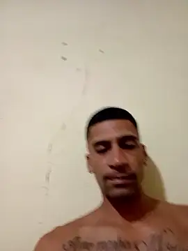 Snapshot of adriabis013 chatting on 01/17/26, 12:10 adriabis013 online show from 01/17/26, 12:10