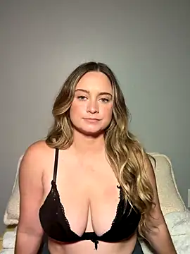 Sophie Raegan online show from 10/15/25, 11:54