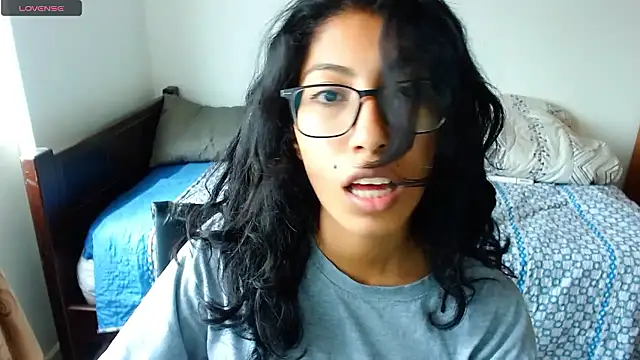 Snapshot of sofia_rosse4 chatting on 01/11/26, 09:09 sofia rosse4 online show from 01/11/26, 09:09