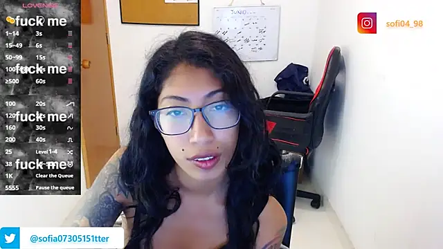 Snapshot of sofia_rosse4 chatting on 06/25/26, 11:42 sofia rosse4 online show from 06/25/26, 11:42
