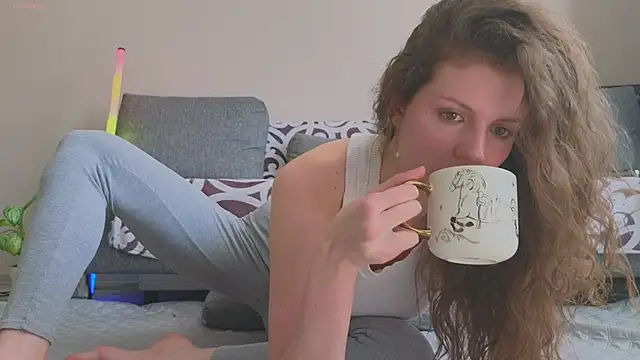 Snapshot of Sereta_Finn chatting on 04/10/26, 10:31 Sereta Finn online show from 04/10/26, 10:31