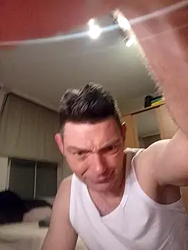 Snapshot of corty83 chatting on 12/05/25, 07:43 corty83 online show from 12/05/25, 07:43