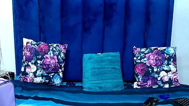 HotSmallTits online show from 04/14/26, 06:58