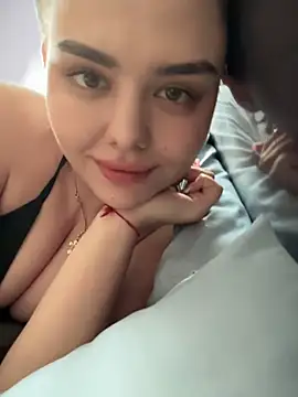 Snapshot of NikaMur chatting on 02/11/26, 01:32 NikaMur online show from 02/11/26, 01:32