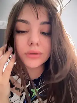 Snapshot of NikaMur chatting on 04/21/26, 03:24 NikaMur online show from 04/21/26, 03:24