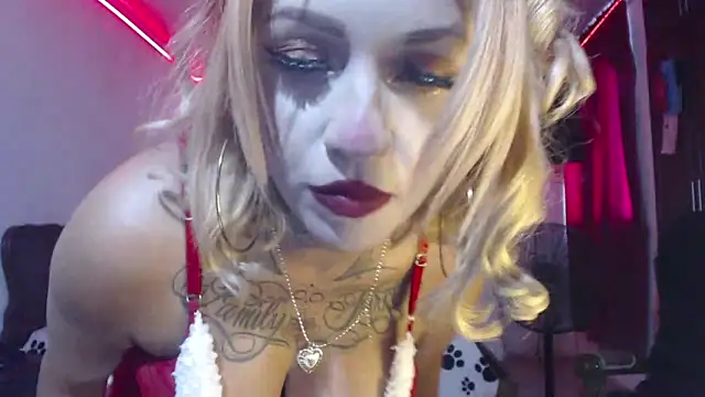 Snapshot of aliceesmith chatting on 12/22/24, 04:27 aliceesmith online show from 12/22/24, 04:27