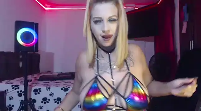 Snapshot of aliceesmith chatting on 02/10/25, 09:25 aliceesmith online show from 02/10/25, 09:25