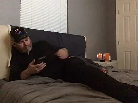 Snapshot of Cummerforyouu2 chatting on 02/18/25, 02:38 Cummerforyouu2 online show from 02/18/25, 02:38