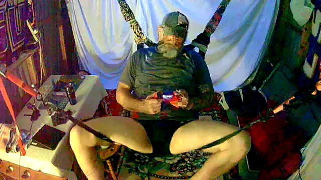Snapshot of Cummerforyouu2 chatting on 03/26/26, 04:40 Cummerforyouu2 online show from 03/26/26, 04:40