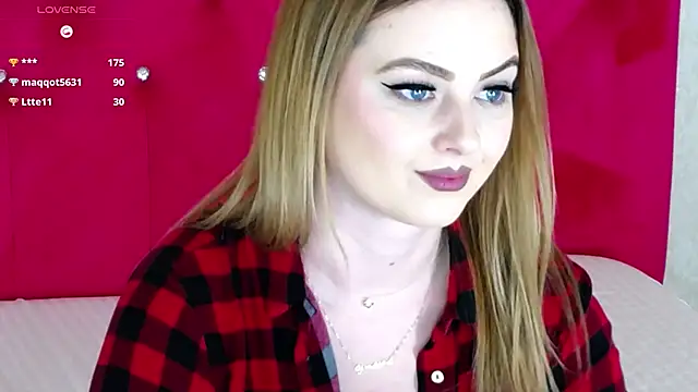 Snapshot of Erryka chatting on 02/25/25, 11:30 Erryka online show from 02/25/25, 11:30