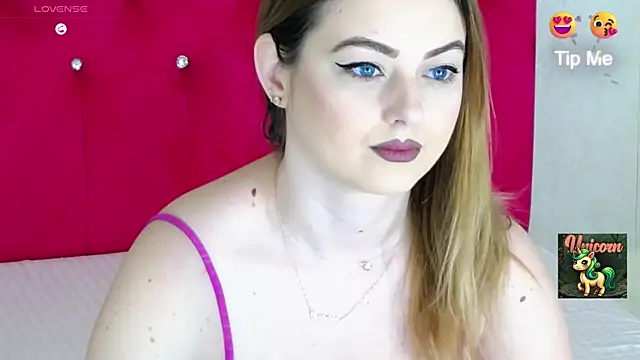 Snapshot of Erryka chatting on 03/10/25, 05:22 Erryka online show from 03/10/25, 05:22