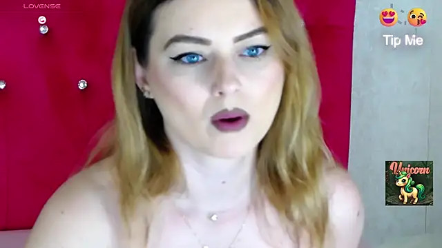 Snapshot of Erryka chatting on 03/16/25, 05:25 Erryka online show from 03/16/25, 05:25