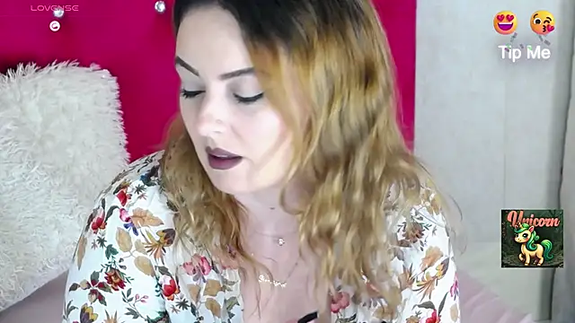 Snapshot of Erryka chatting on 03/22/25, 05:06 Erryka online show from 03/22/25, 05:06