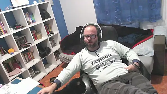 ravingr4d4 online show from 11/28/25, 11:18