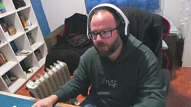 ravingr4d4 online show from 12/15/25, 01:59