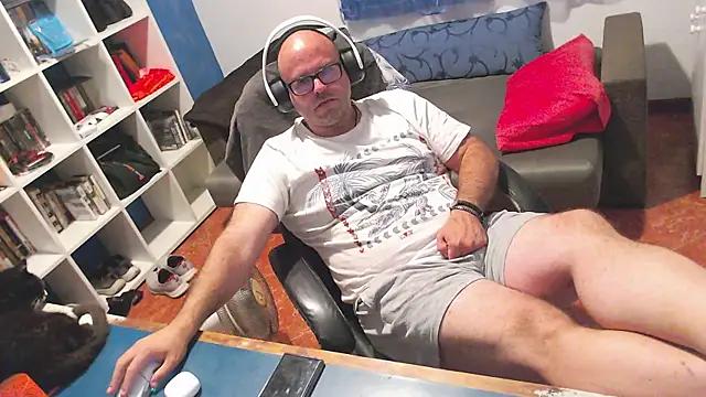 Snapshot of ravingr4d4 chatting on 06/15/26, 10:45 ravingr4d4 online show from 06/15/26, 10:45