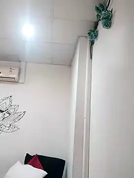 Snapshot of Daniela77771 chatting on 12/12/24, 02:22 Daniela77771 online show from 12/12/24, 02:22