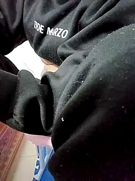 SweetGirl2k2 online show from 02/10/25, 03:46