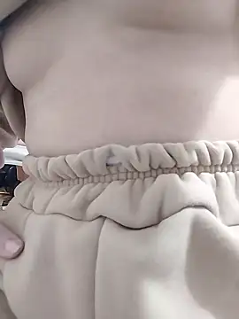 SweetGirl2k2 online show from 02/18/25, 12:17