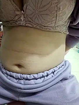 SweetGirl2k2 online show from 03/18/25, 02:47