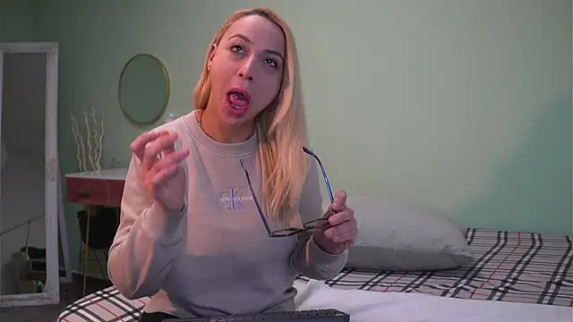 CelineConner online show from 01/21/25, 05:05